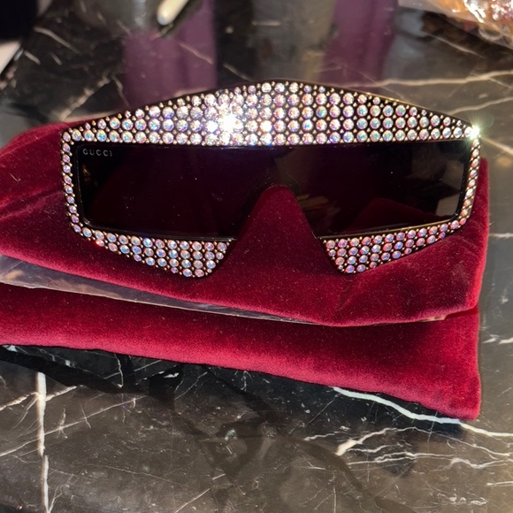 Authentic Gucci Crystal Hollywood forever sunglasses - Picture 5 of 5